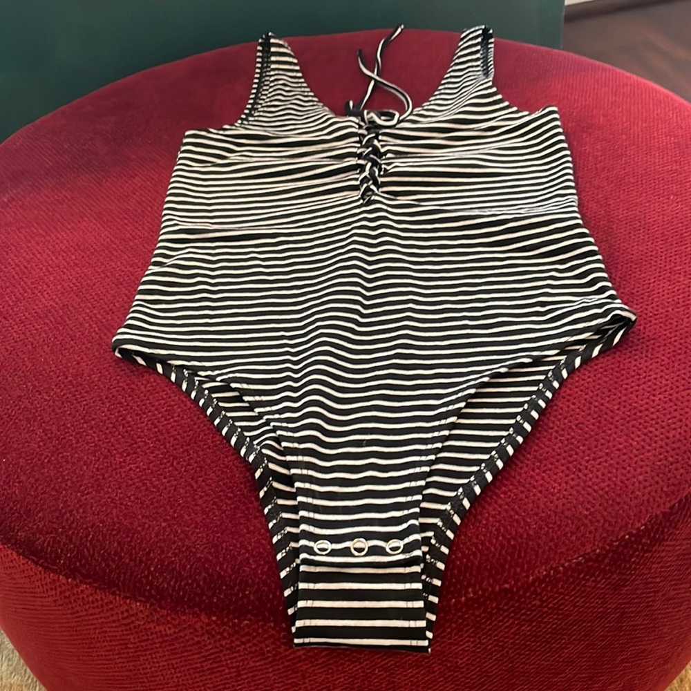 TOPSHOP STRIPE LACE UP BODYSUIT NWOT